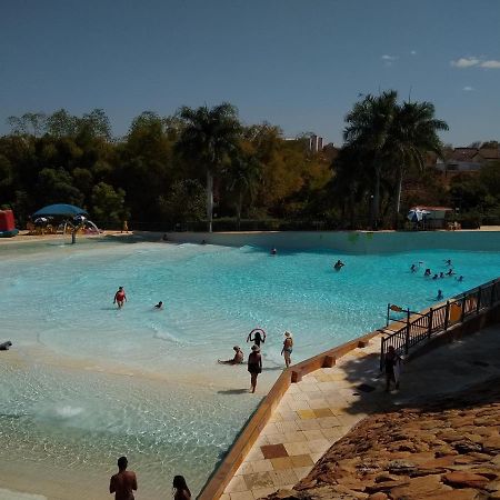Piazza Com Acesso Ao Clube Diroma Aparthotel Caldas Novas Eksteriør bilde