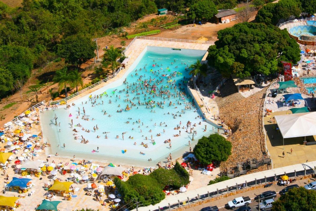 Piazza Com Acesso Ao Clube Diroma Aparthotel Caldas Novas Eksteriør bilde